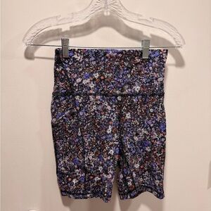 lululemon athletica Floral Bike Shorts - Multicolor
